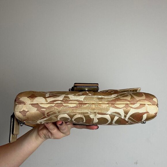 Vintage Y2K Coach Soho Signature Canvas and Leather Baguette Bag - Picture 4 of 7